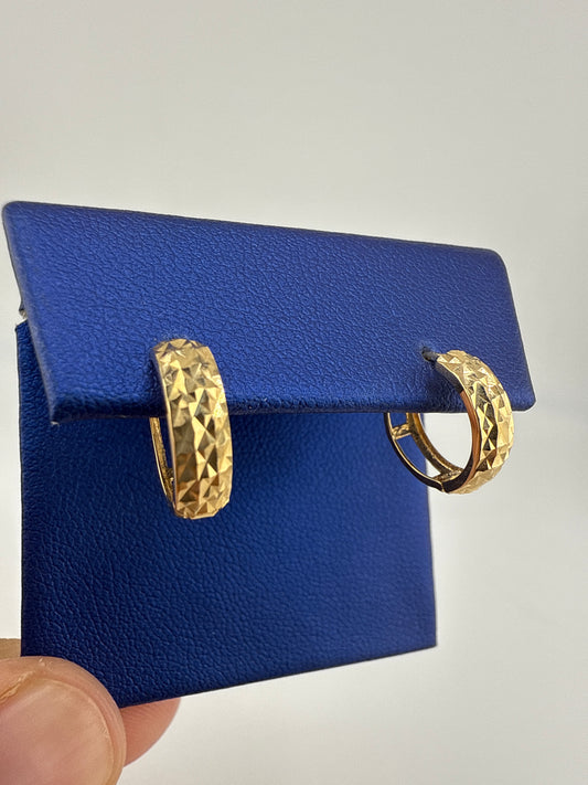 14k gold huggie earrings | hammered pattern design | open backing