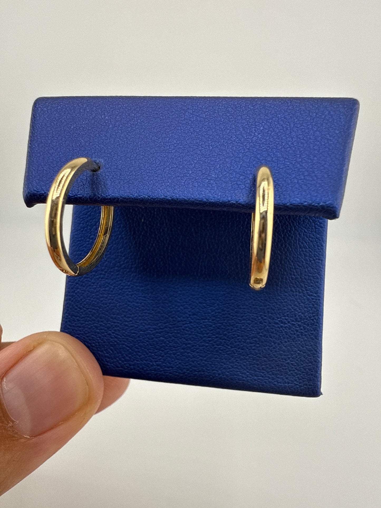 14k gold huggie earrings | thin, simple design