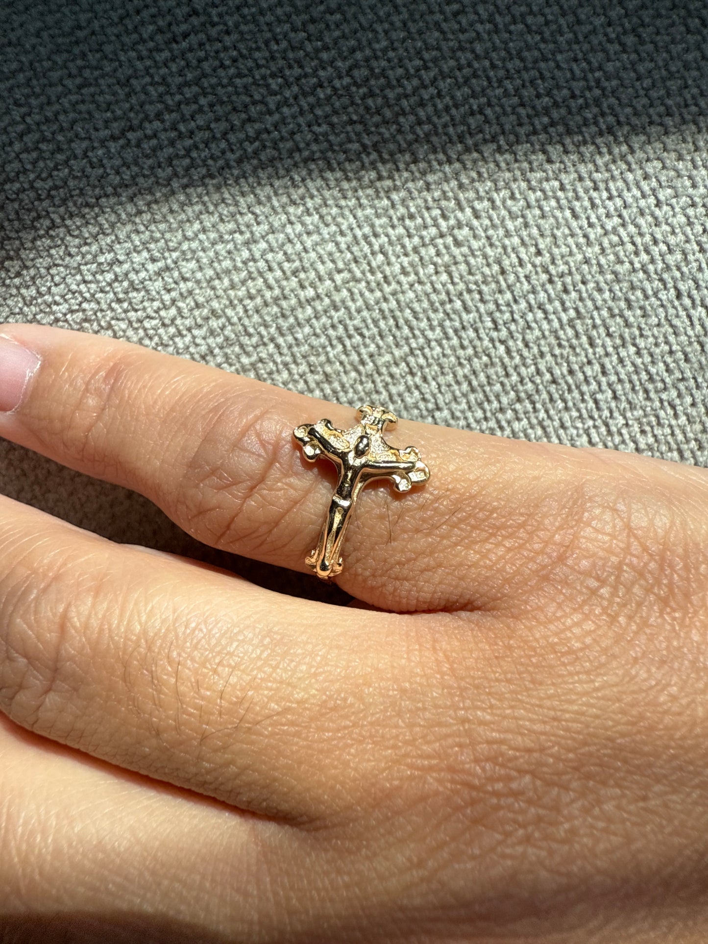 14k Gold Crucifix Ring | Size 6