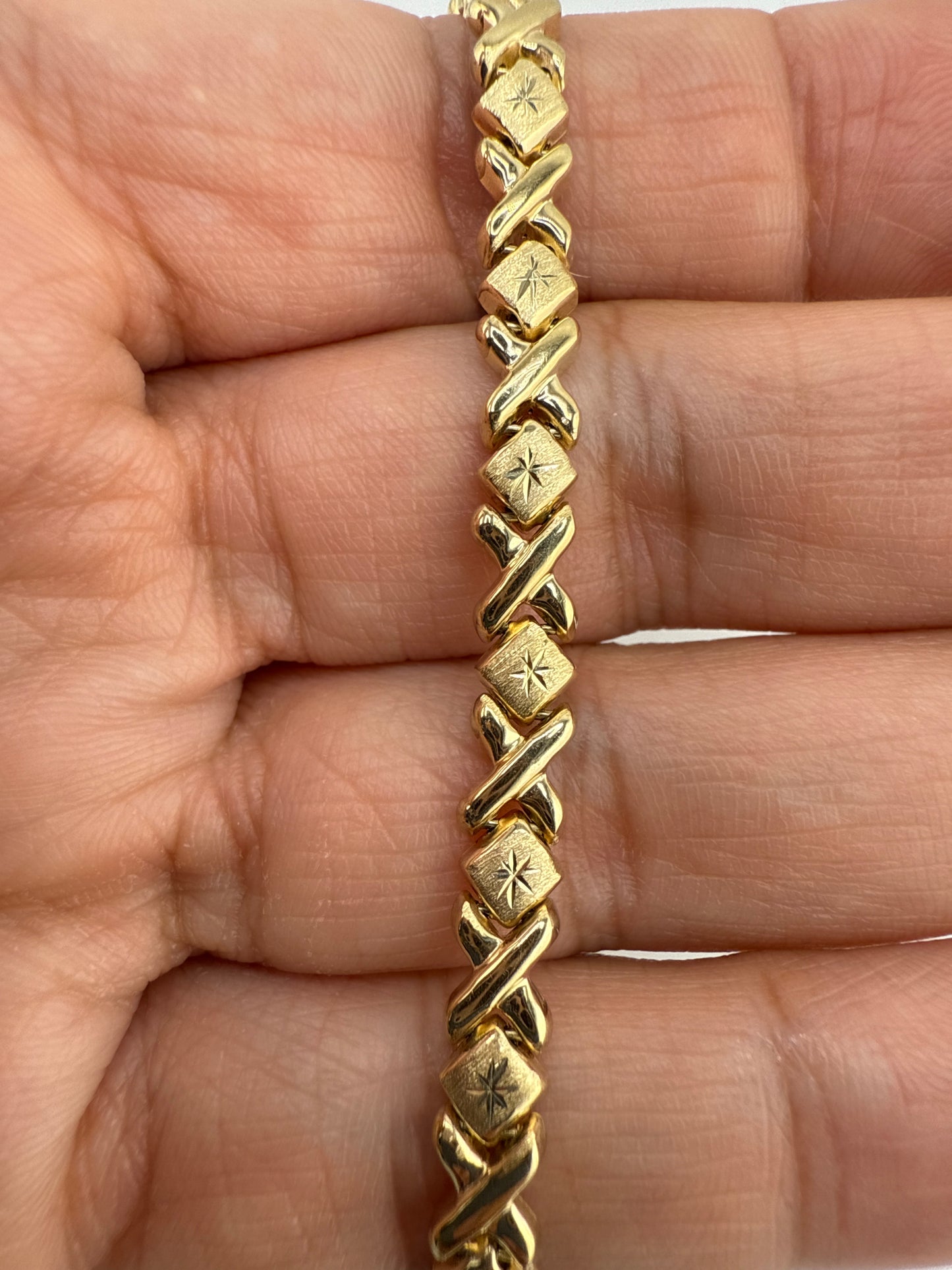 14k yellow gold XO bracelet | fancy cut | square O | 7.25 inches