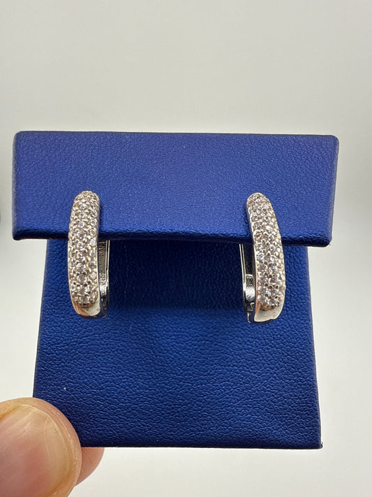 14k white gold with zirconia huggie earrings