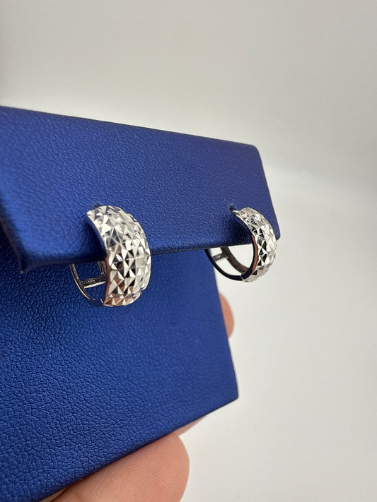 14k white gold huggie earrings | hammered | X-small