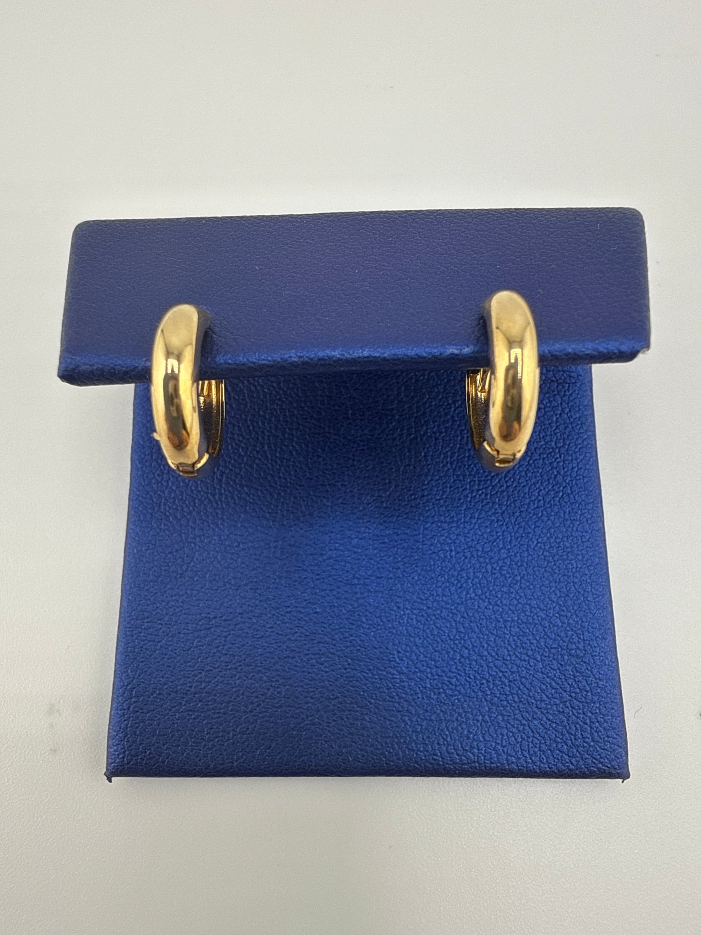 14k gold huggie earrings | simple design