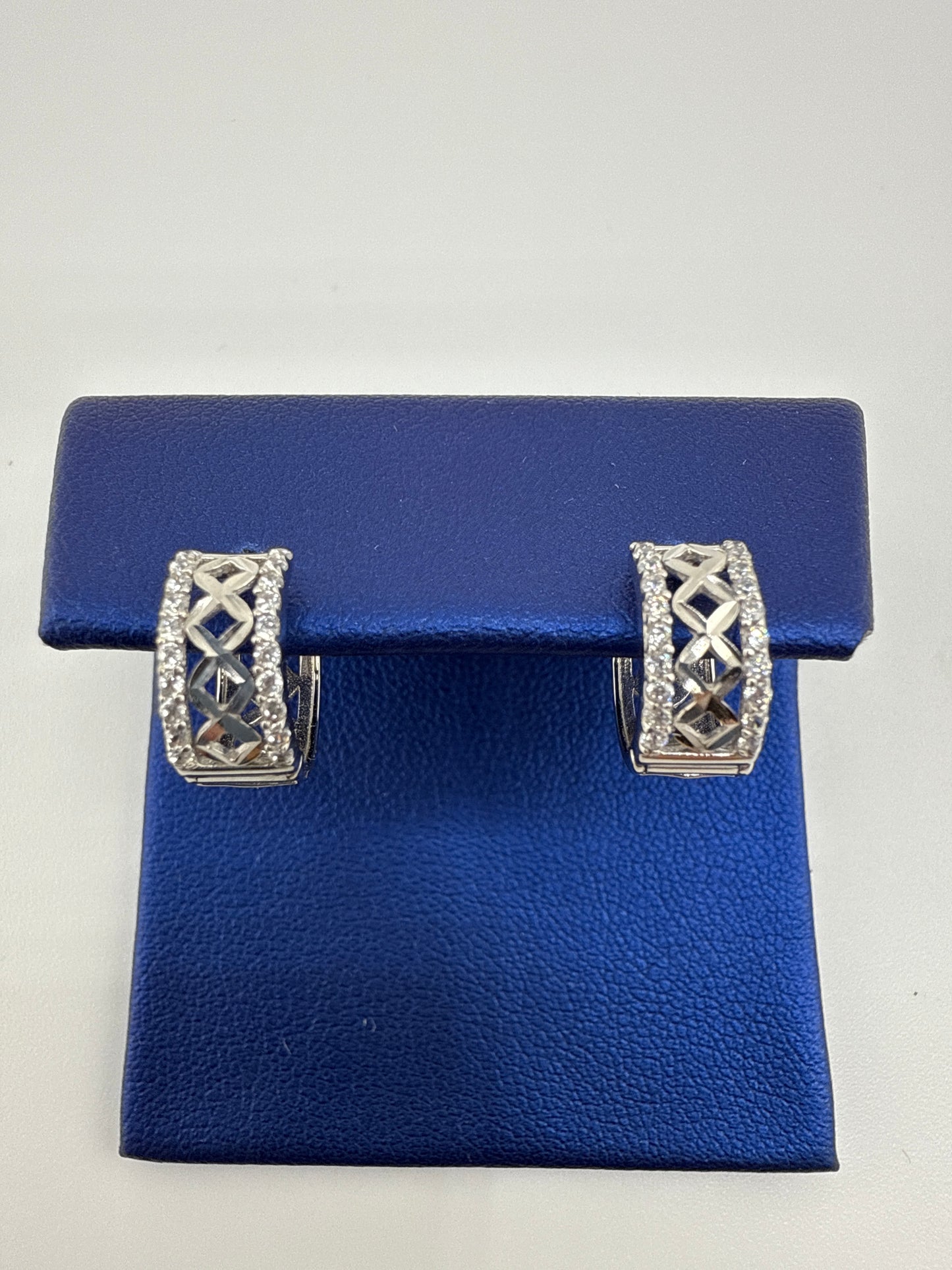 14k white gold with zirconia | fancy design