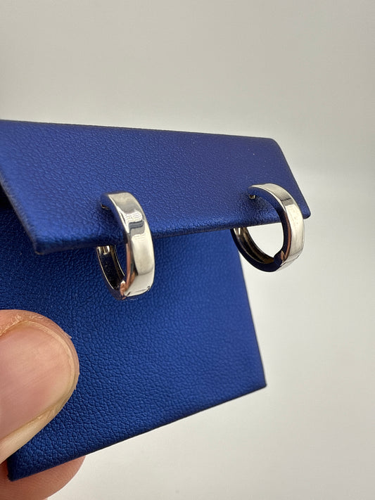 14k white gold simple huggie earrings