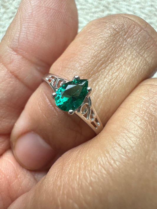 14k White Gold 6x4mm Pear Mount St. Helens Ring | size 6