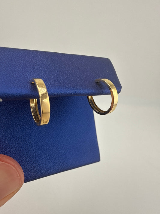 14k gold huggie earrings | thin, simple design