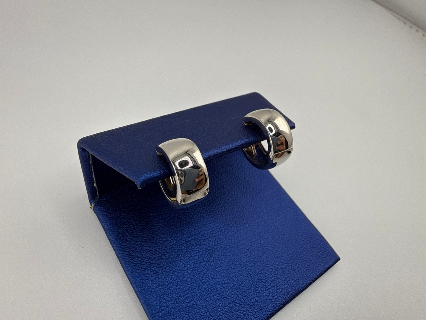 14k white gold huggie earrings