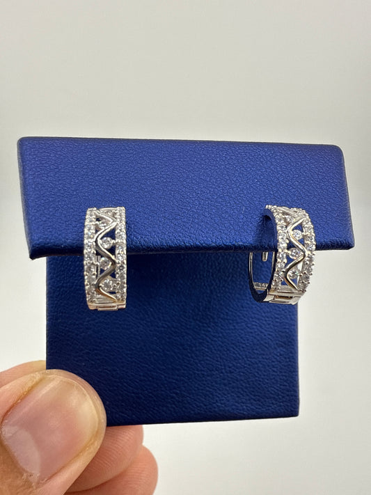 14k white gold huggie with zirconia | fancy design