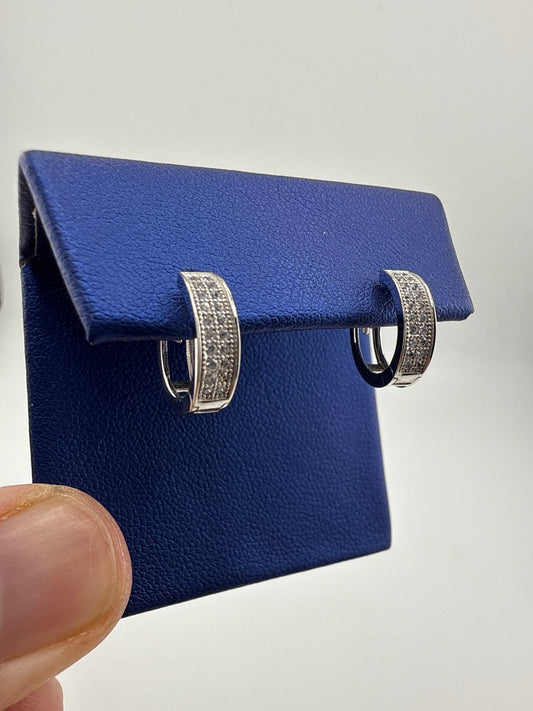 14k white gold with zirconia huggie earrings
