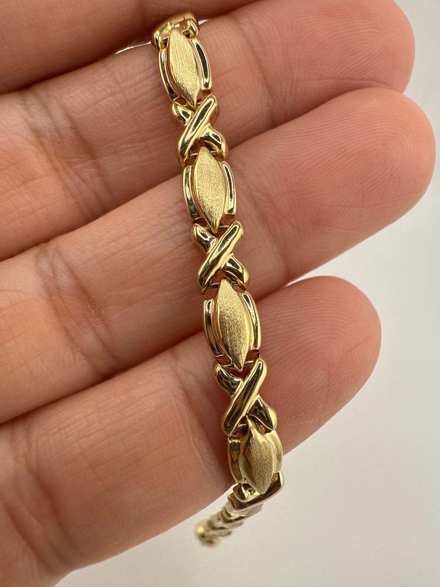 14k gold XO bracelet | 7.25 inches