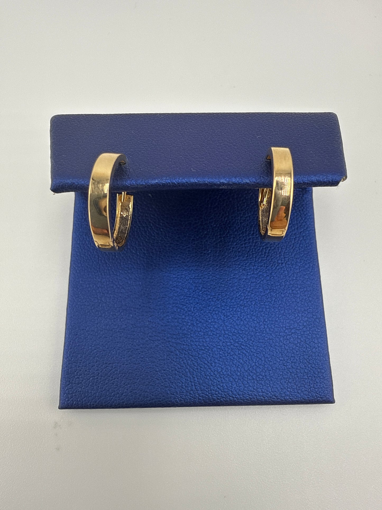 14k gold huggie earrings | simple design