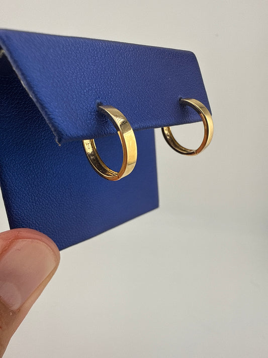 14k gold huggie earrings | simple design