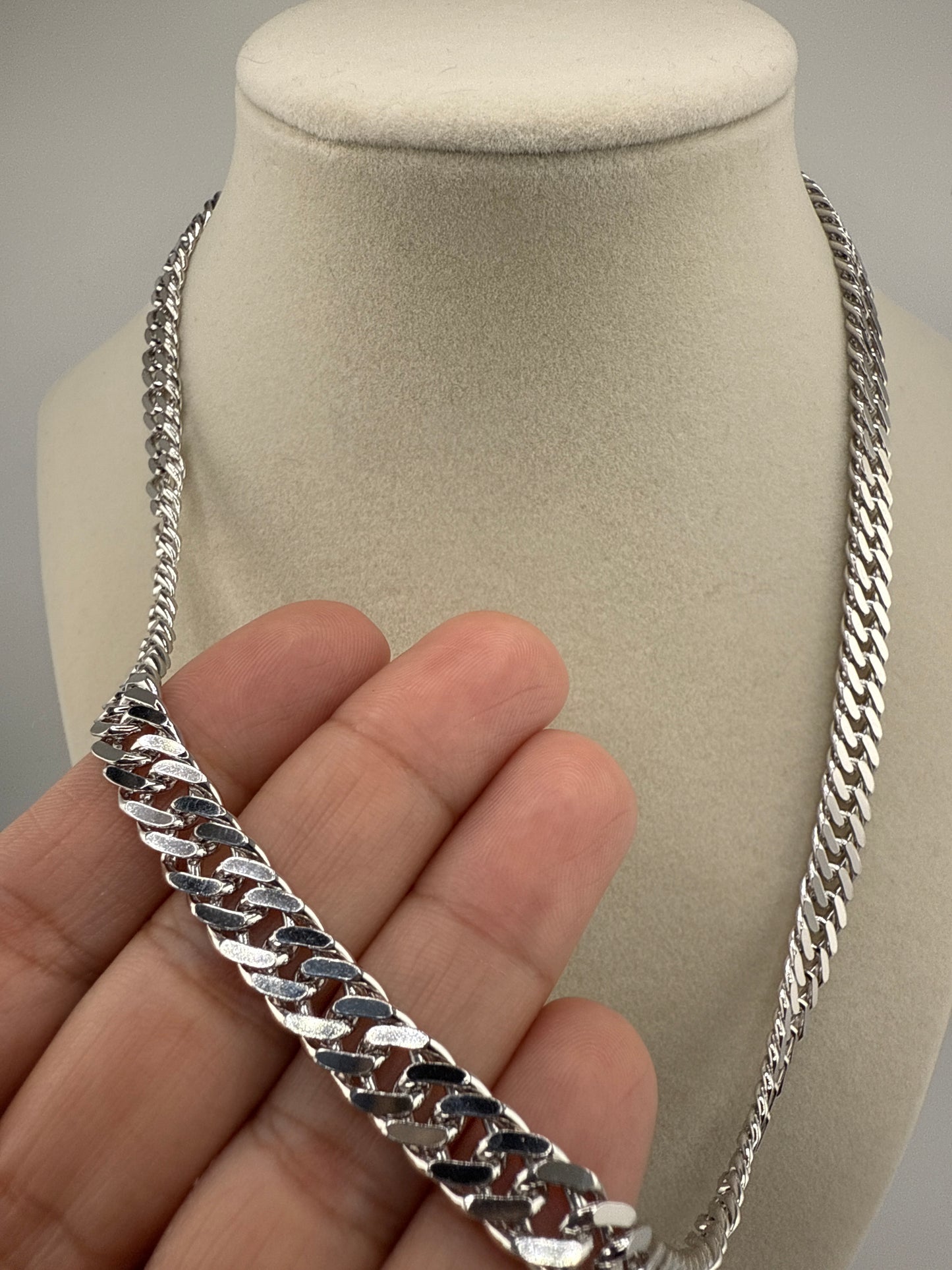 Sterling Silver 20inch 7.5mm Textured Double-Link Chain - Rhodium Plated