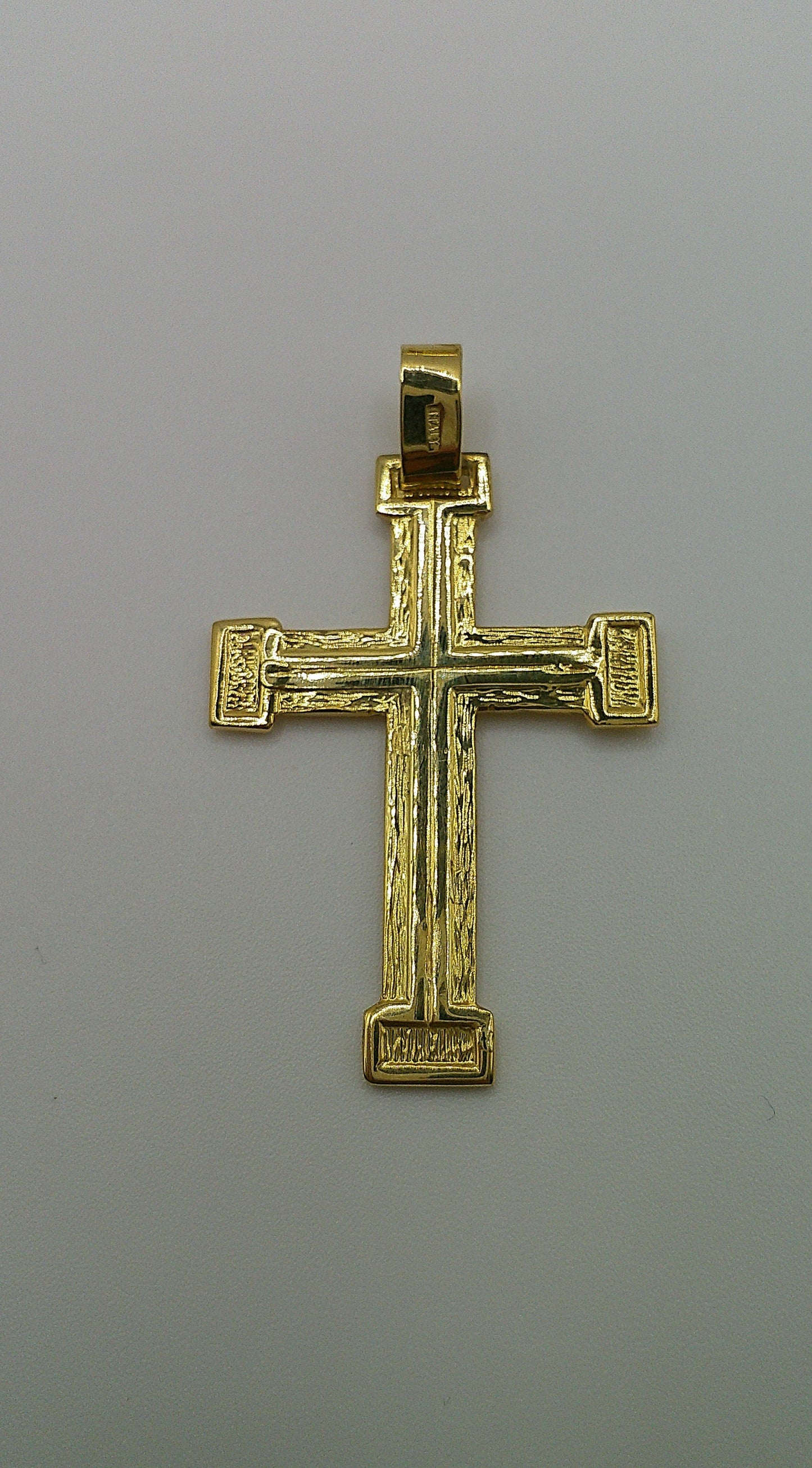 14k gold cross pendant | crucifix | 7.6g
