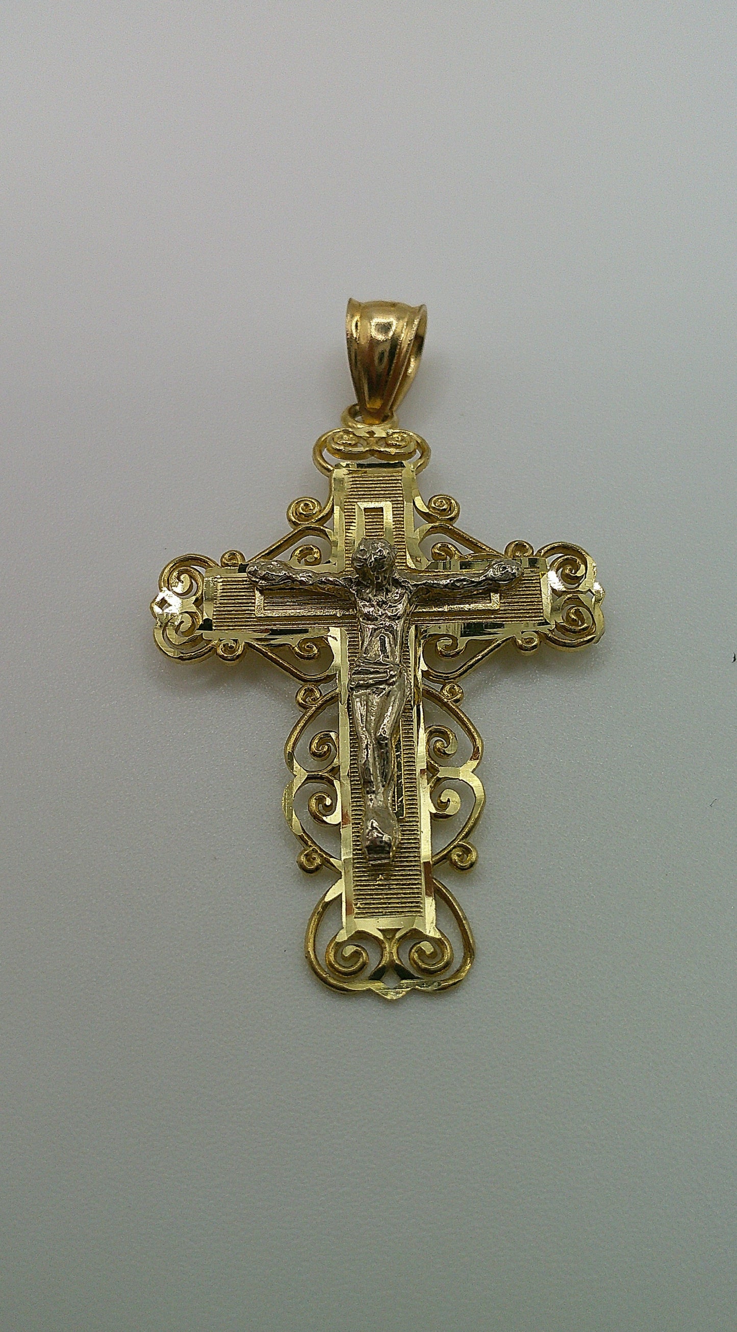 14k gold cross pendant | two-toned crucifix | 4.4g