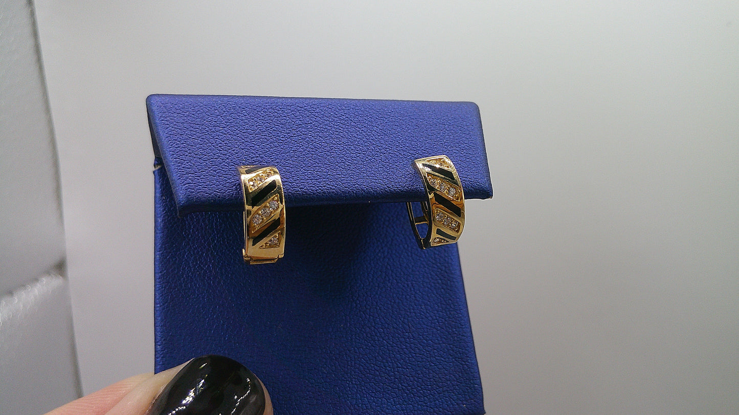 14k gold huggie earrings | two-toned striped design | open backing