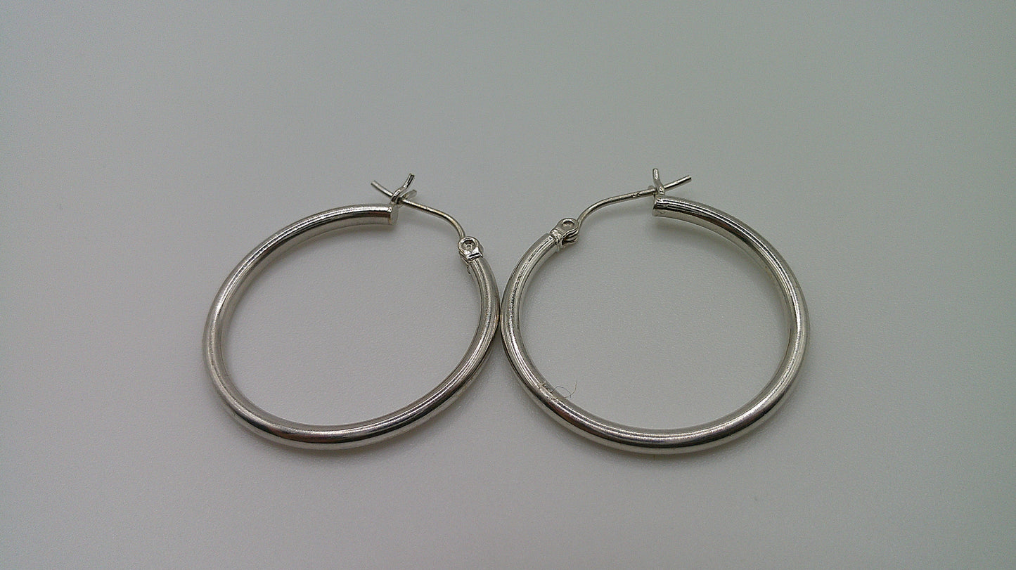 14k white gold | Lightweight classic hoop earring | 1.5mm | 1 inch wide