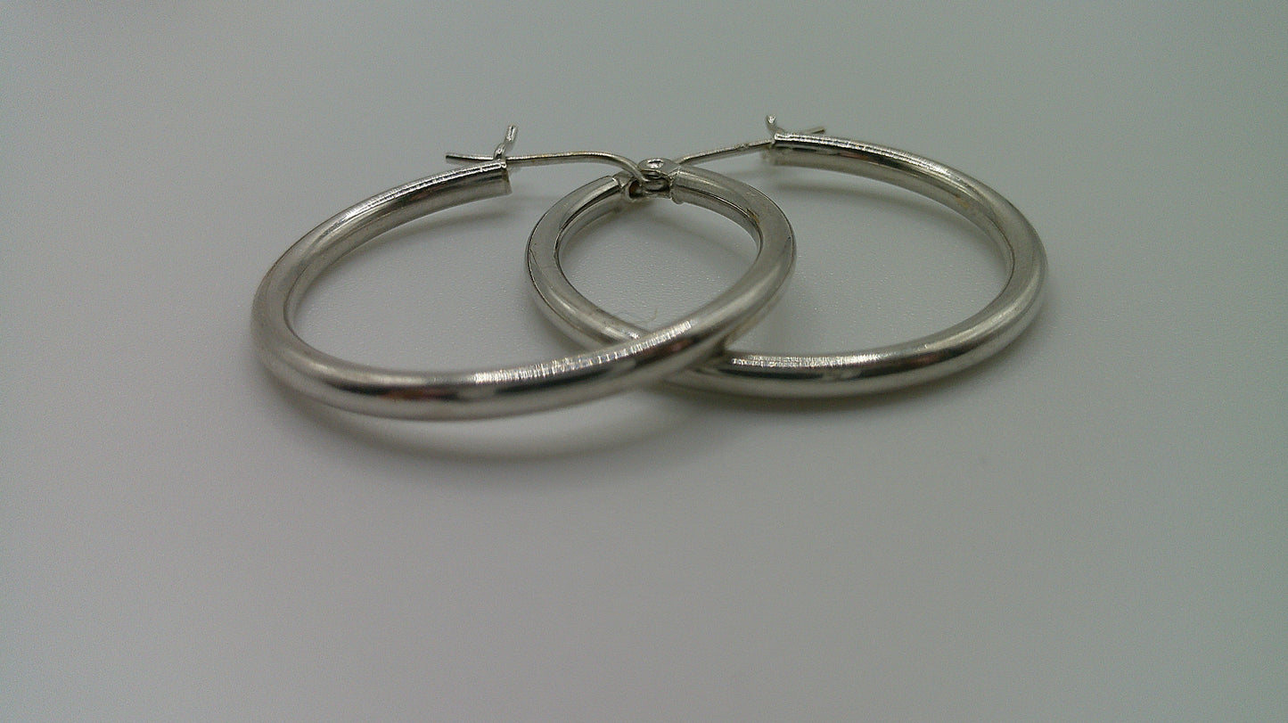 14k white gold | Lightweight classic hoop earring | 1.5mm | 1 inch wide