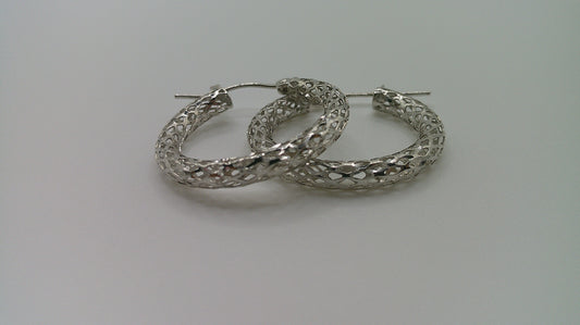 14k white gold | Diamond cut hoop earring | 1.25mm | 0.5 inch wide