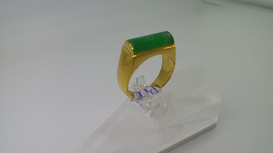 18k gold ring with single jade stone | size 8.5