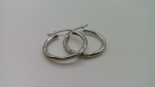 14k white gold | Diamond cut hoop earring | 1.5mm | 0.75 inch wide