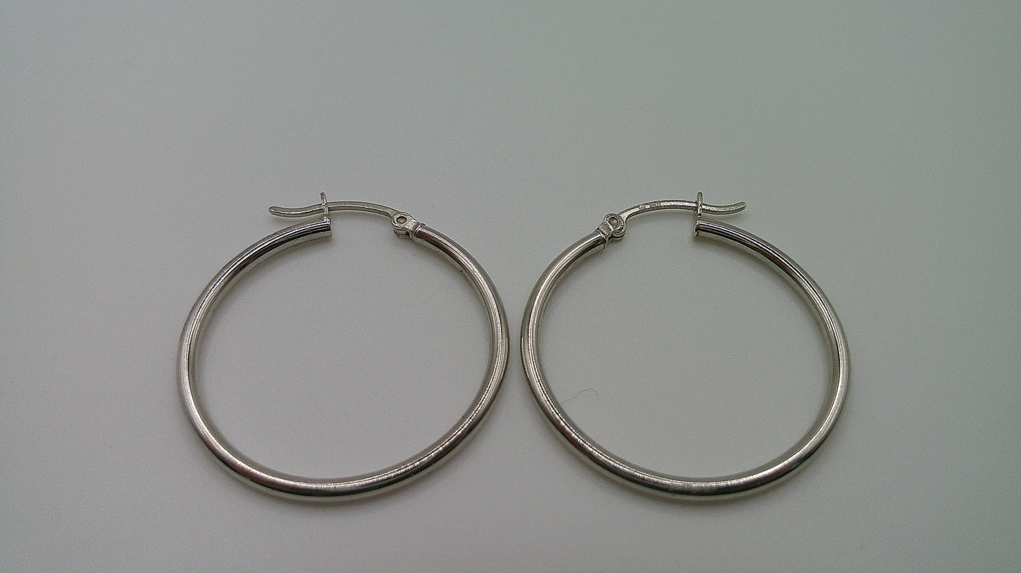 14k white gold | Lightweight classic hoop earring | 1.5mm | 1 inch wide
