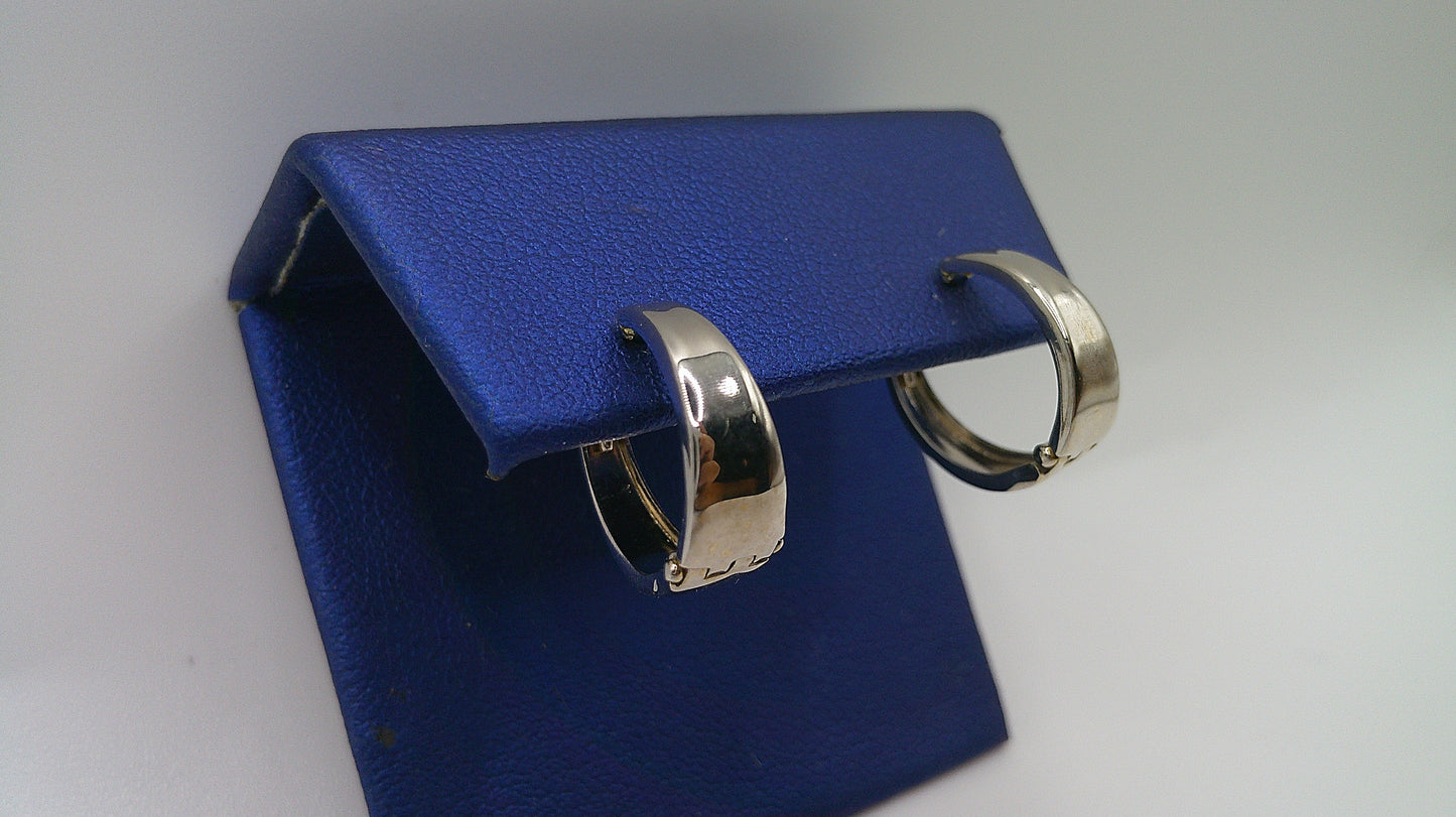 14k gold huggie earrings | white gold | small-to-large design