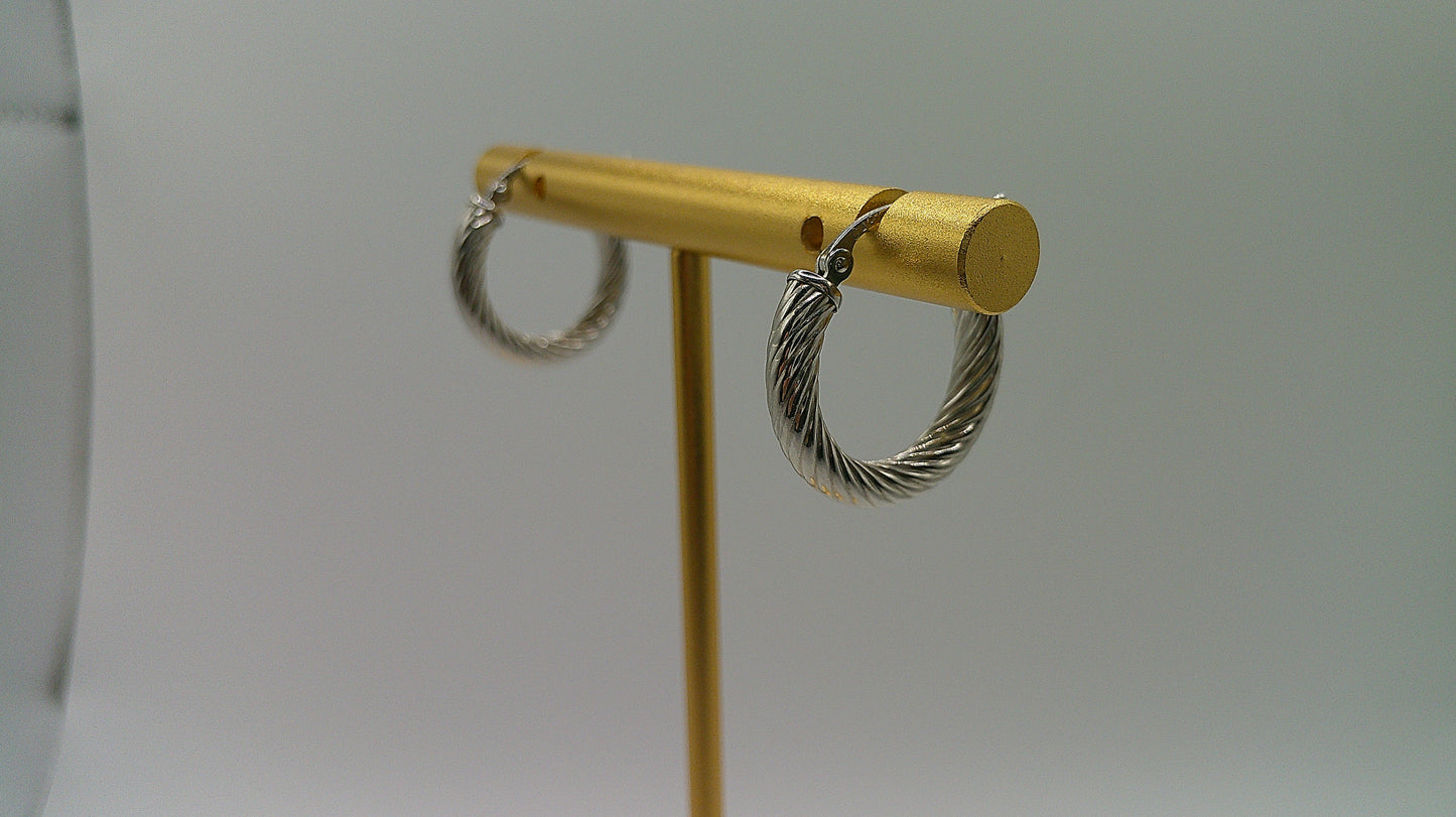 14k white gold | Diamond cut hoop earring | 2.5mm | 0.5 inch wide