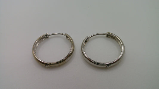14k white gold | Endless hoop earring | 2mm | 0.5 inch wide