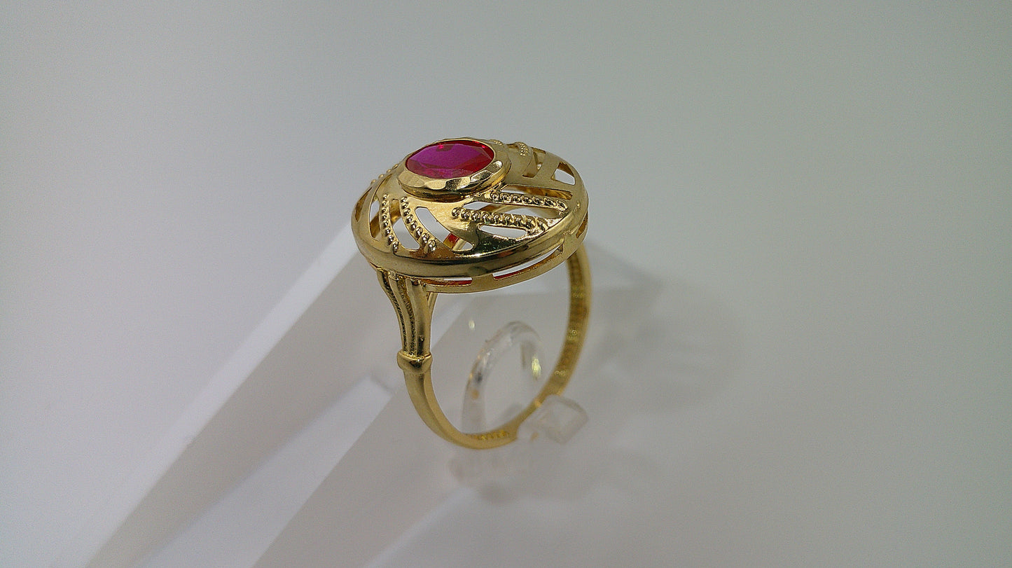 14k gold ring | red stone center | size 7.5