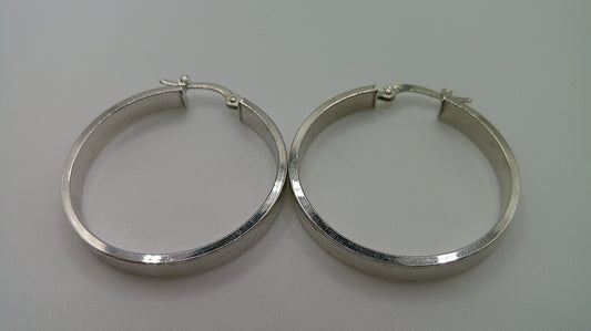 14k white gold | Square hoop earring diamond cut | 4mm | 1 inch wide