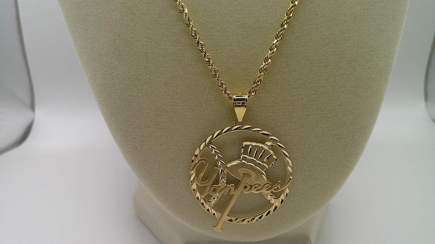 14k gold rope chain with Yankees pendant | diamond cut | 19 inches