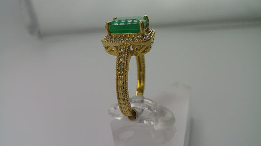 14k gold ring with emerald stone and diamonds | 0.3 ct diamonds | size 8