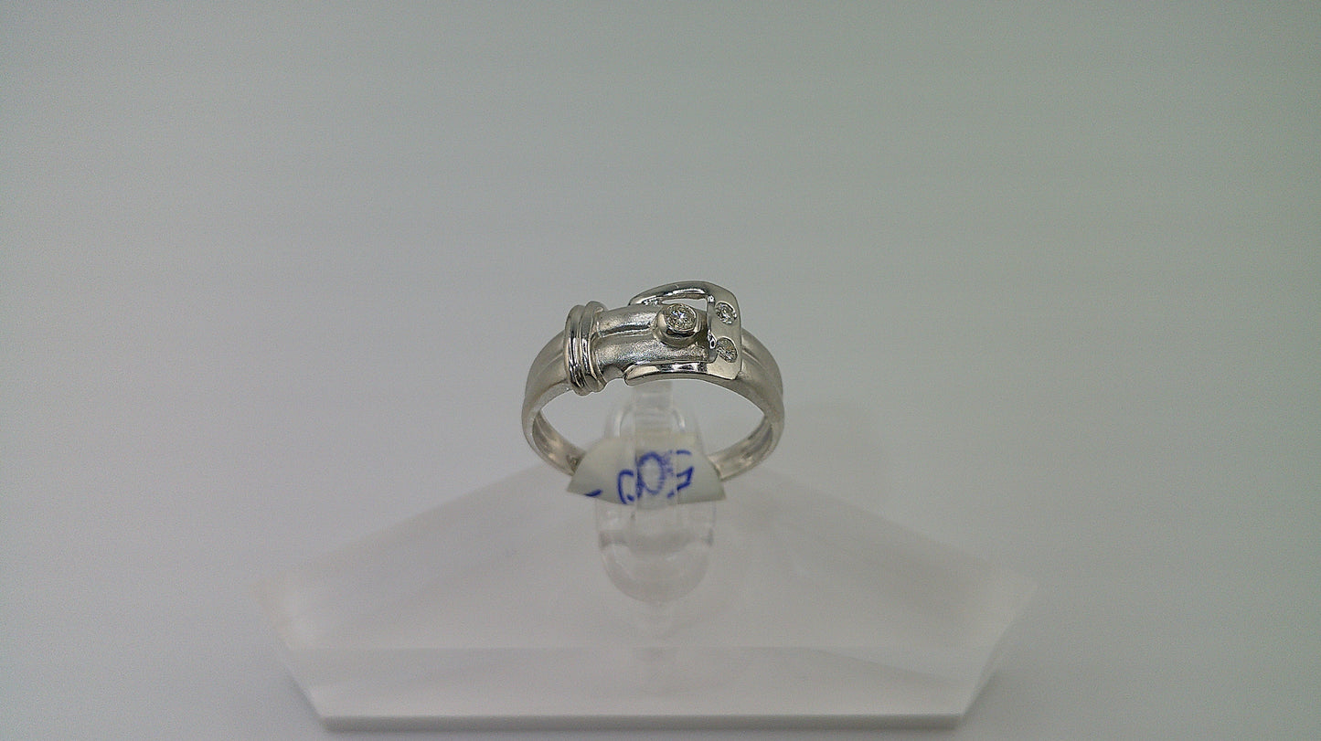 14k white gold | 3 diamonds | 0.7 ct | size 7 | belt design