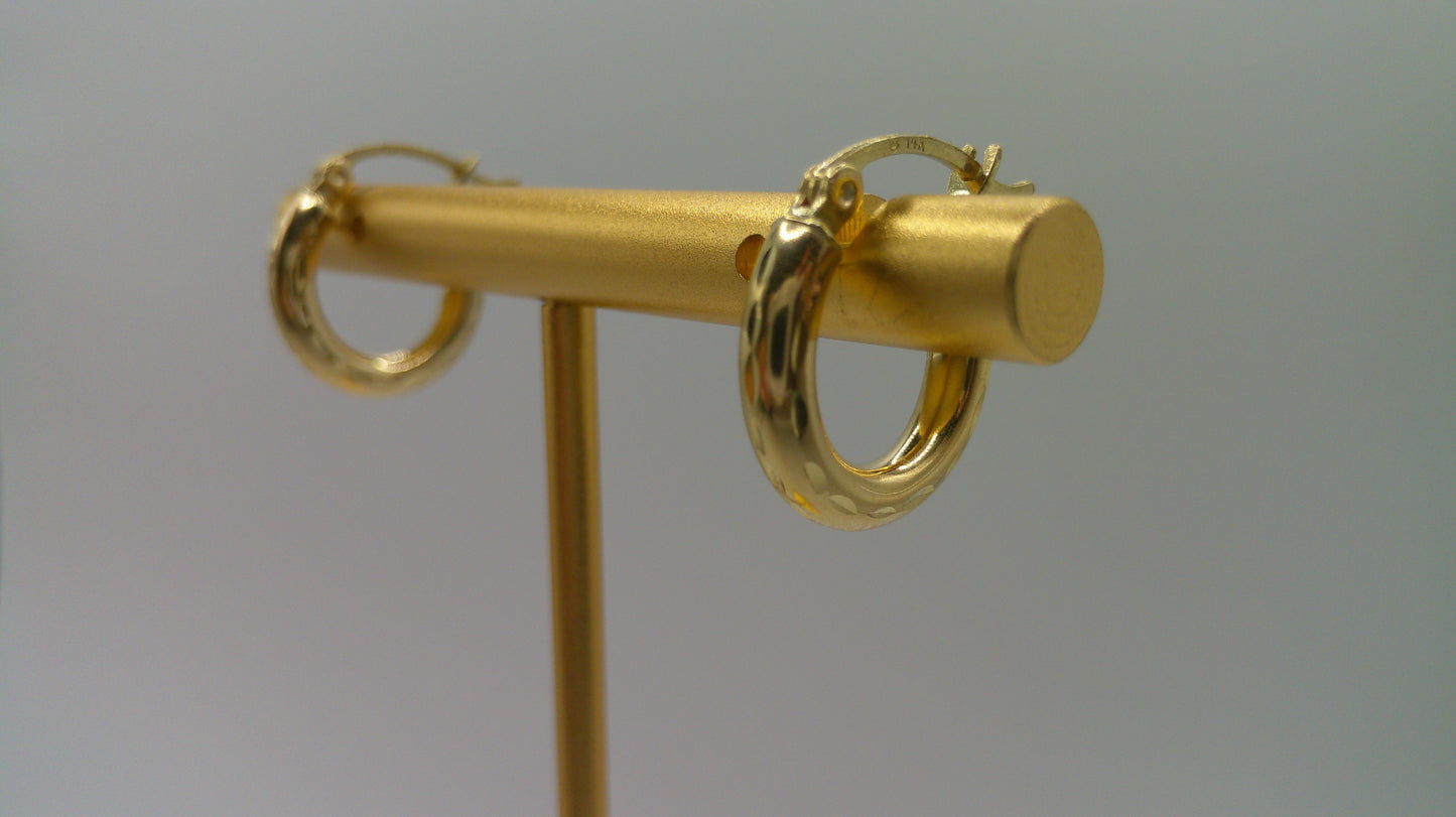 14k yellow gold | fancy cut hoop | 0.5 inch wide