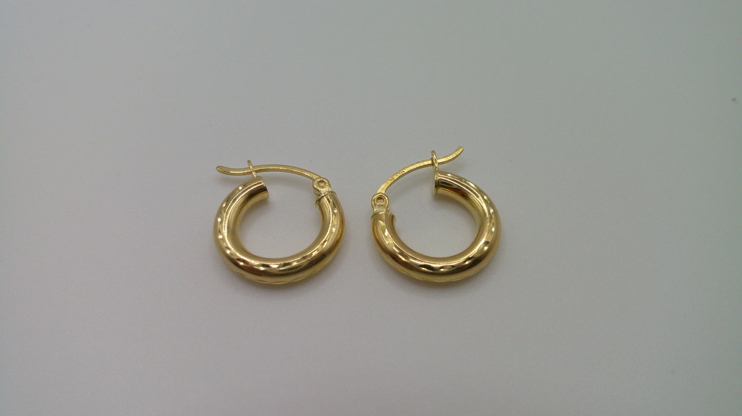 14k yellow gold | fancy cut hoop | 0.5 inch wide