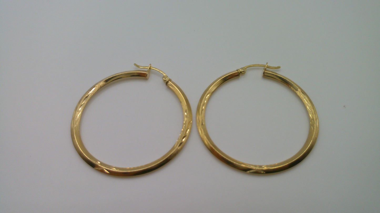 14k yellow gold | diamond cut hoop | 1.5 inch wide