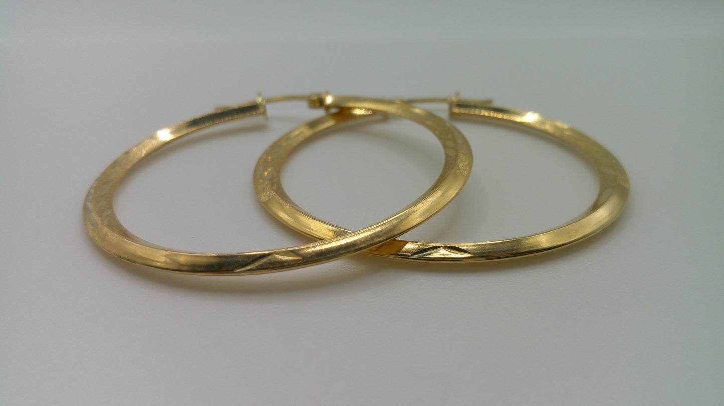 14k yellow gold | diamond cut hoop | 1.5 inch wide