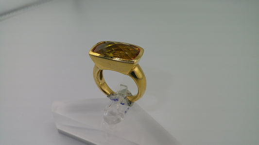 14k gold ring with amber stone | size 7