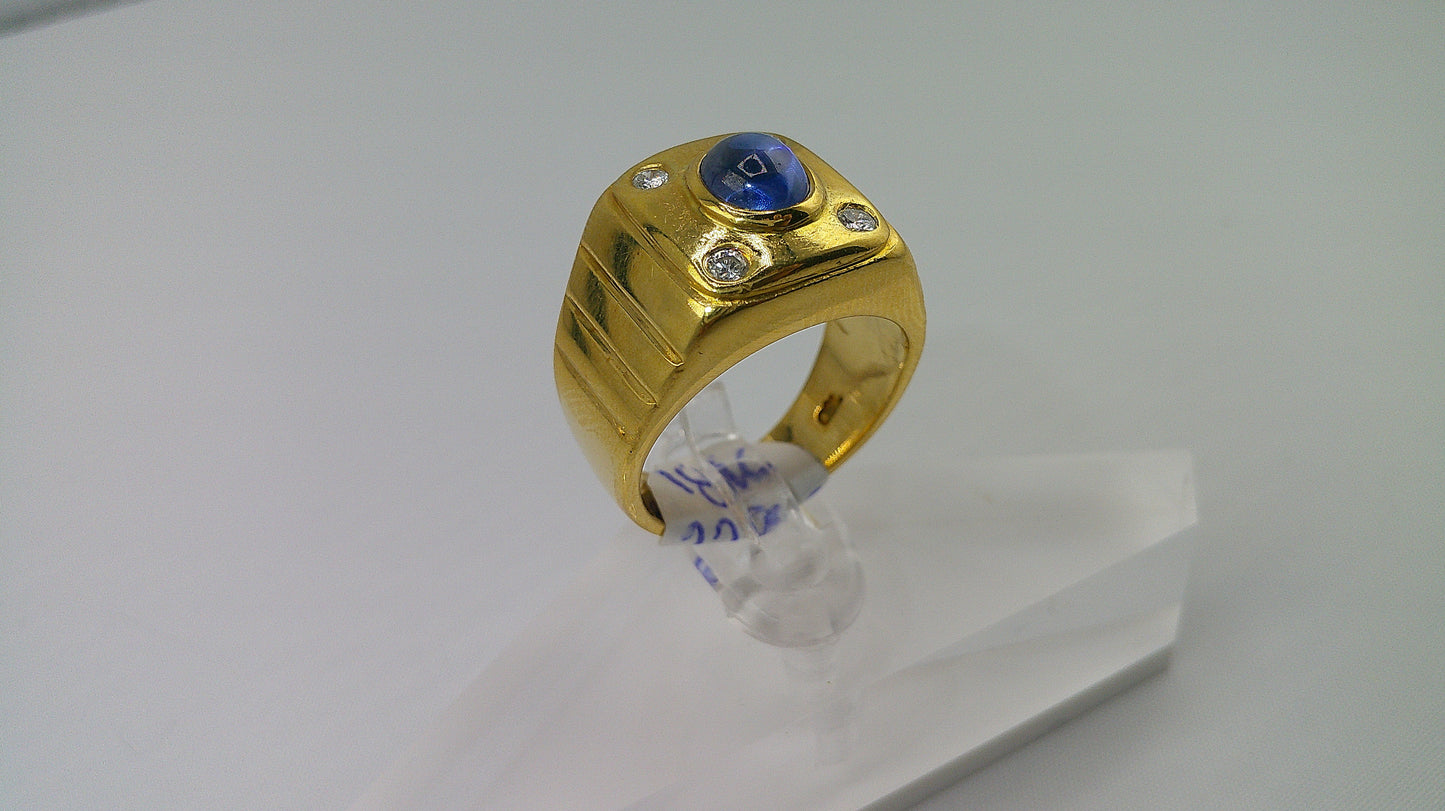 18k gold ring with 4 small diamonds and moonstone | size 6.5