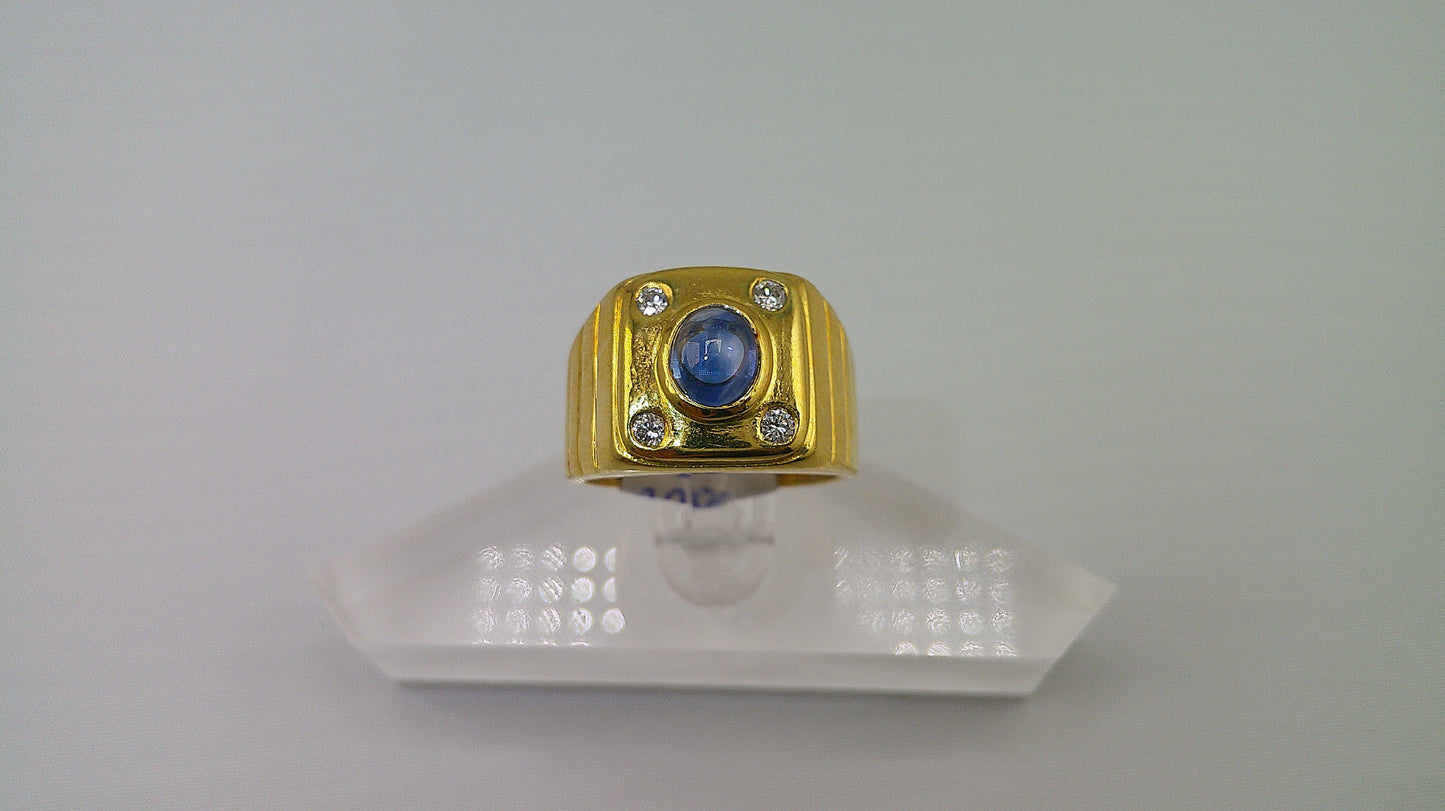 18k gold ring with 4 small diamonds and moonstone | size 6.5