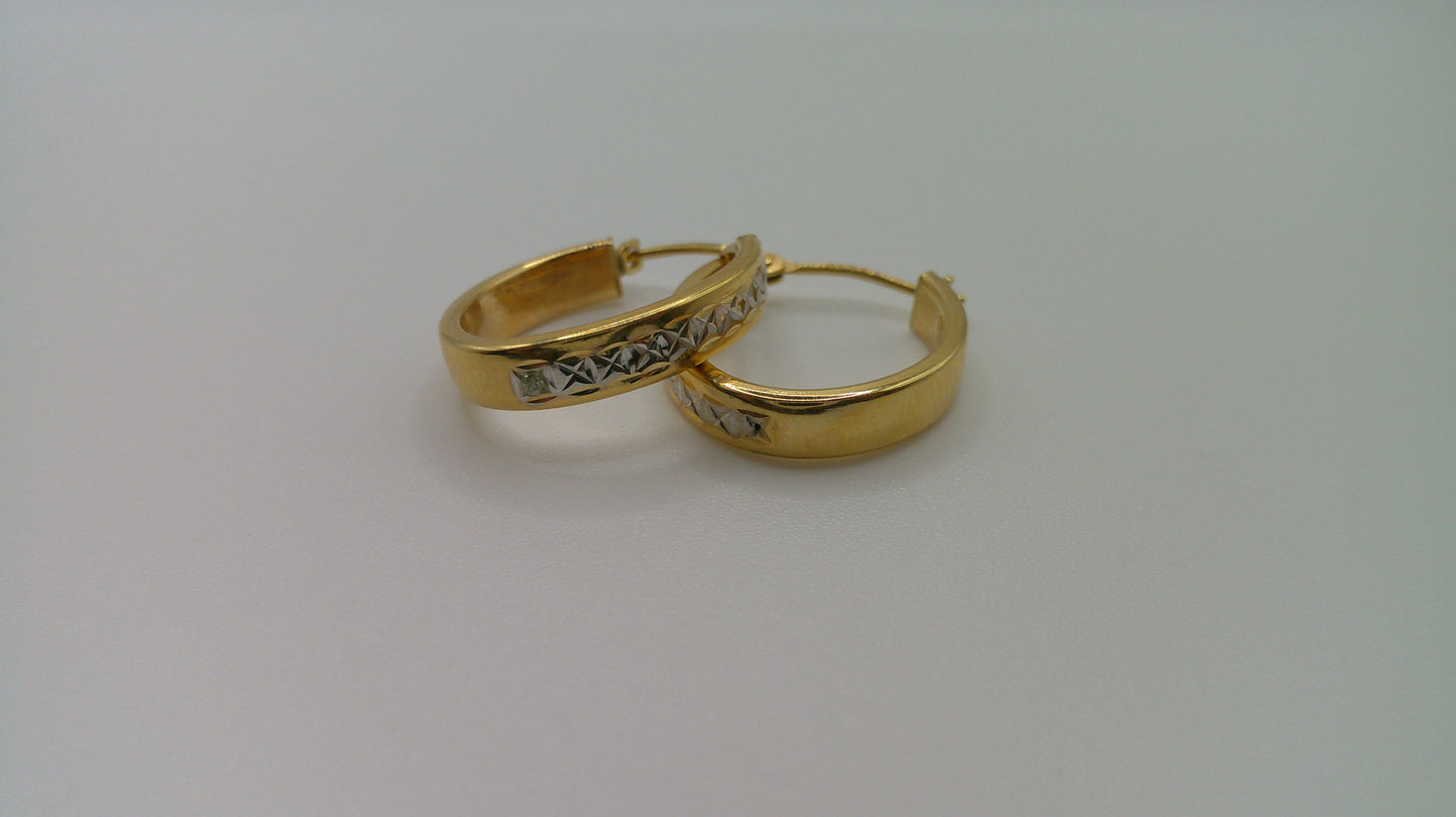 14k two-toned gold | diamond cut | oval hoop