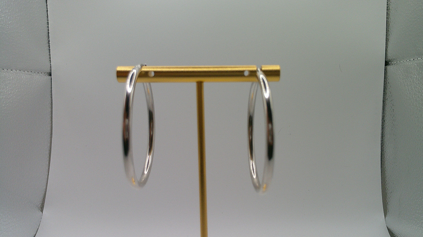 14k white gold | Lightweight classic hoop earring | 2.5mm | 1.75 inches wide