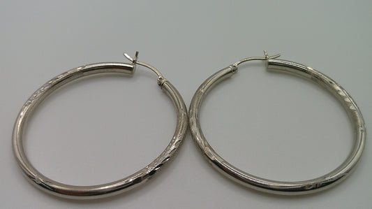 14k white gold | Diamond cut hoop earring | 2.5mm | 1.5 inches wide