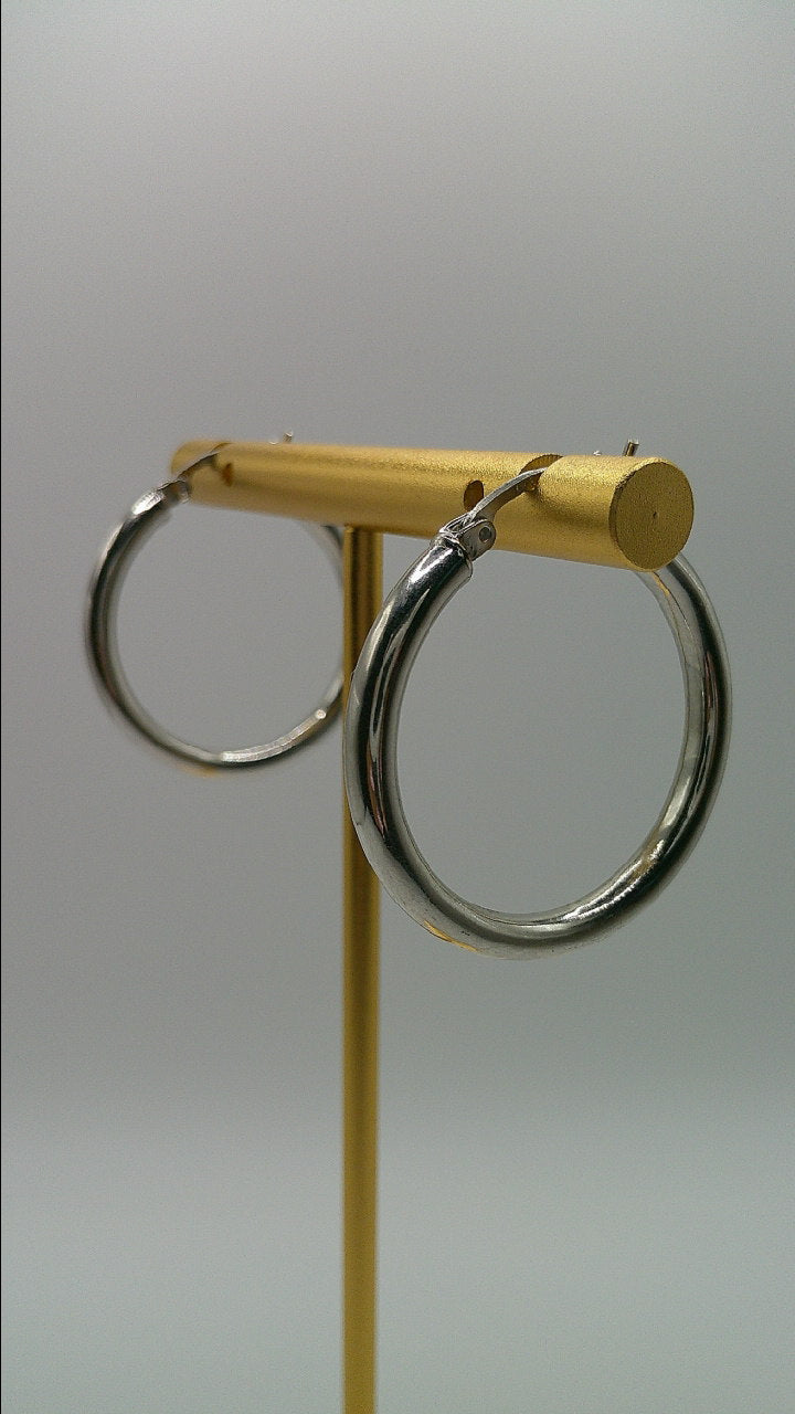 14k white gold | Lightweight classic hoop earring | 2.5mm | 1 inch wide