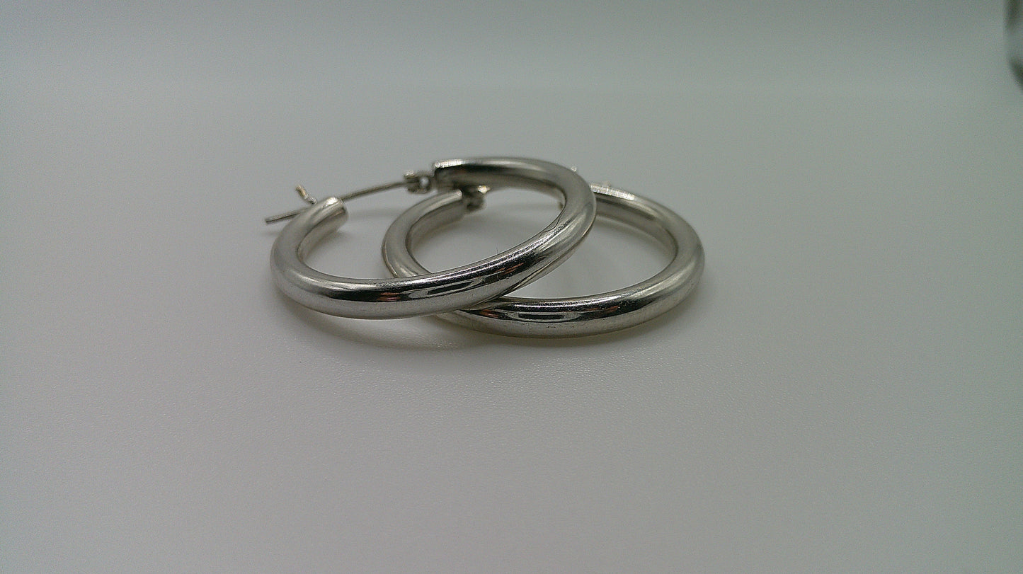 14k white gold | Lightweight classic hoop earring | 2.5mm | 1 inch wide