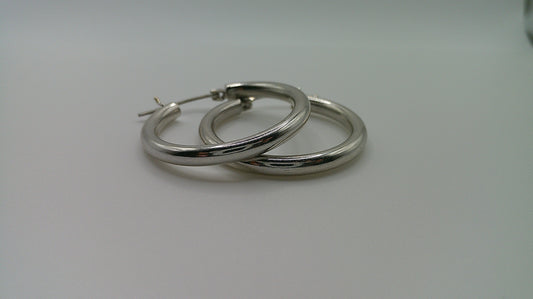 14k white gold | Lightweight classic hoop earring | 2.5mm | 1 inch wide