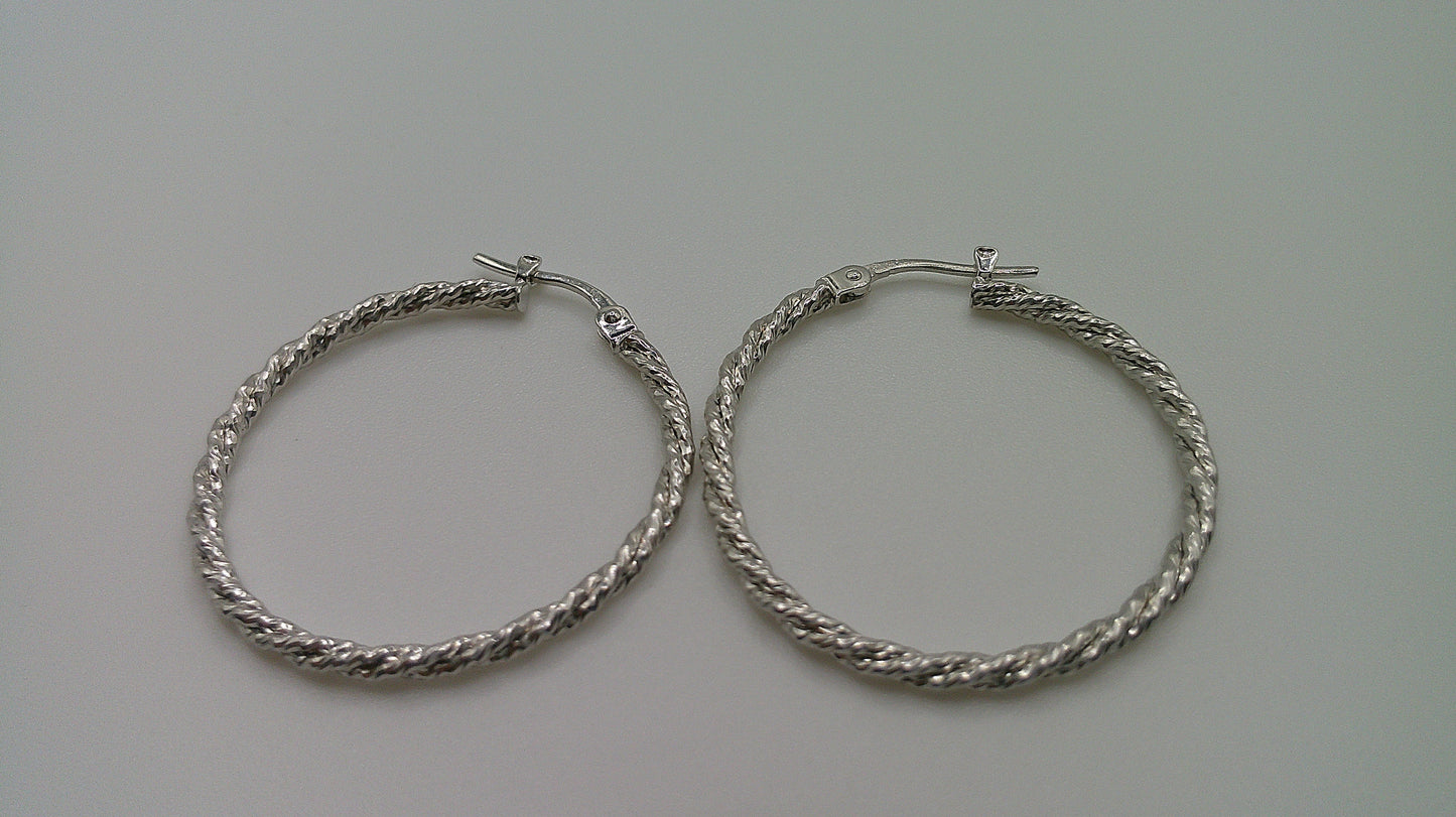 14k white gold | Diamond cut hoop earring | 1.5mm | 1 inch wide