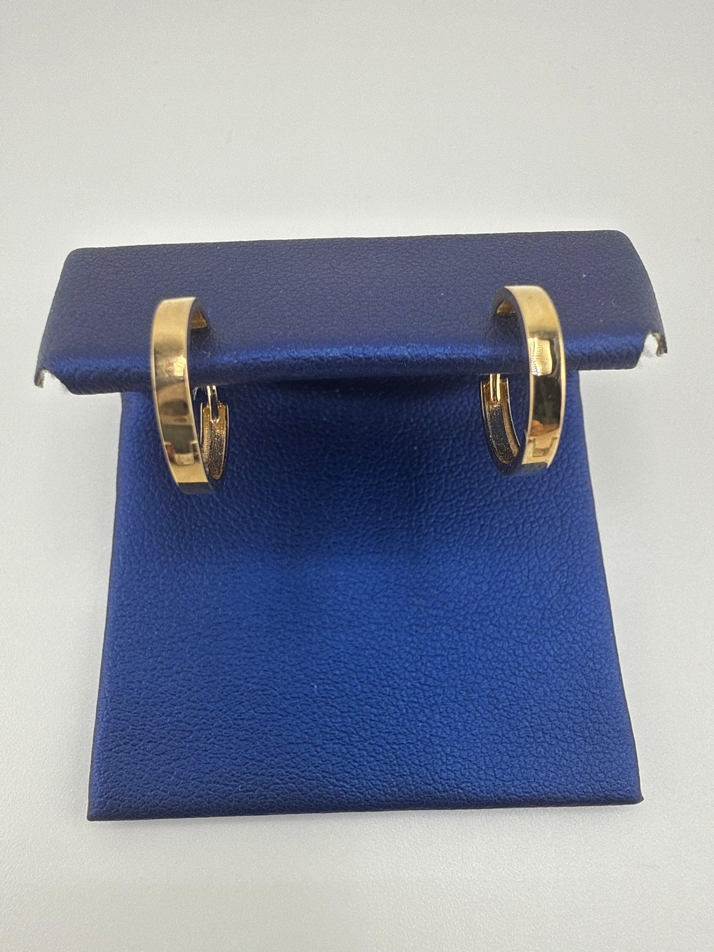 14k gold huggie earrings | thin, simple design